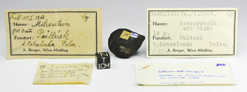 Plik:Pultusk (14g, Tomasz Jakubowski Meteorites Collection).jpg